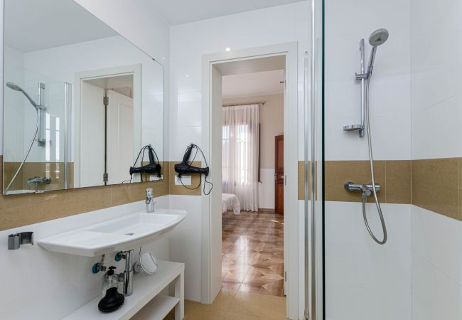 Casa en Llubi - YourHouse Can Bombarda Casa en Llubi - YourHouse Can Bombarda