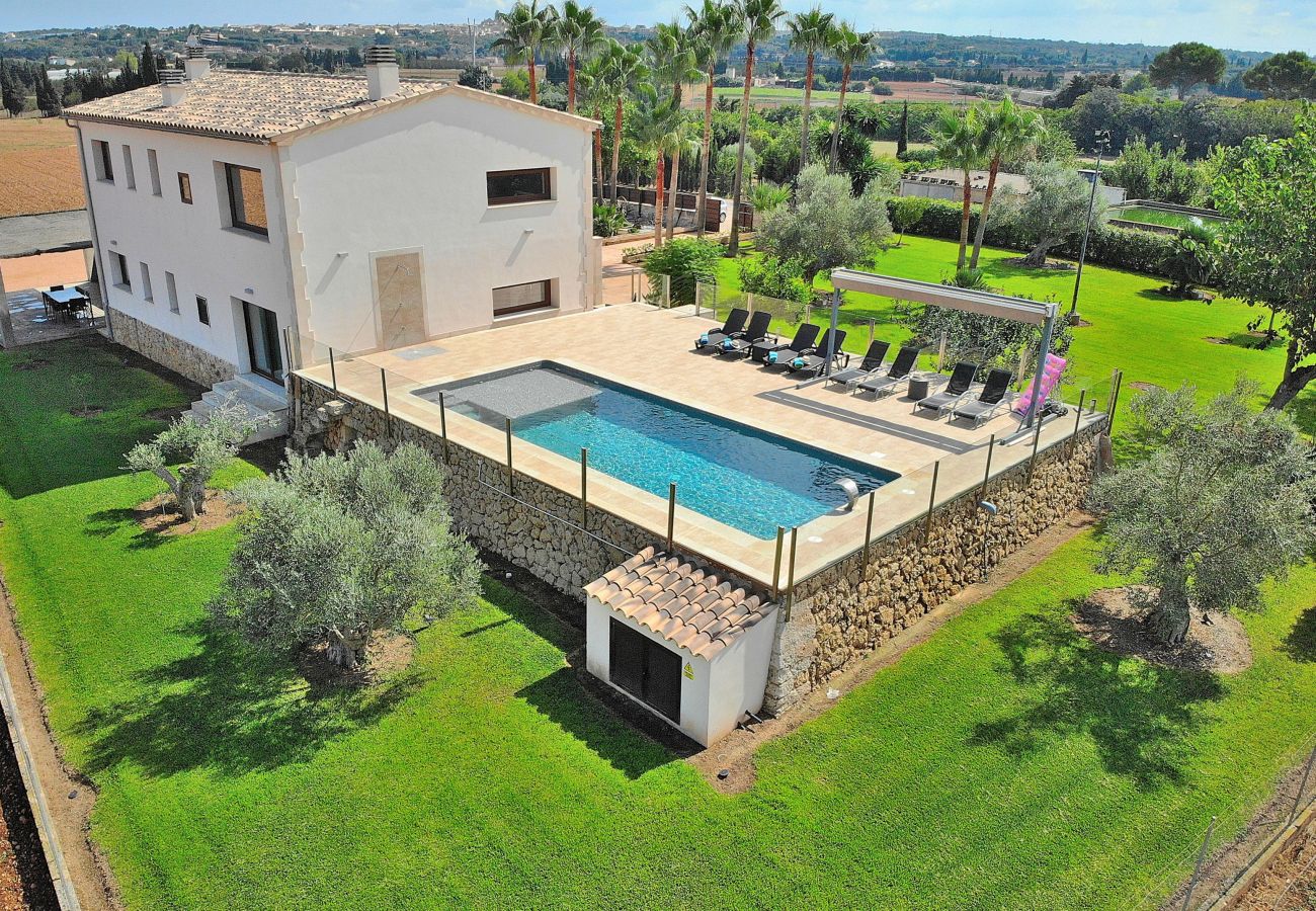 Finca in Muro mit Pool und Blick auf die Landschaft. Sastre 024