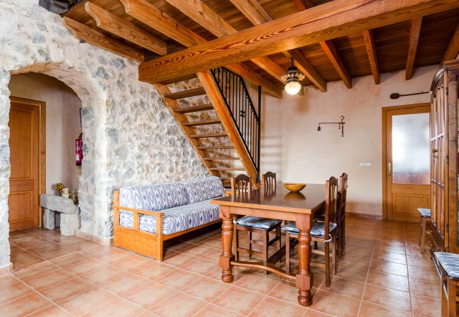 Ferienwohnung in Maria de la salut - Apartment in rural house, YourHouse Deulosal