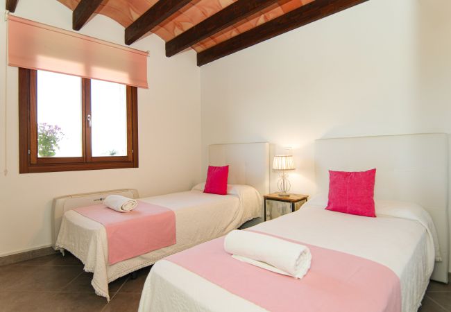 Villa in Sineu - 268 Villa Can Caluix ETV/8149  by Mallorca Charme Villa in Sineu - 268 Villa Can Caluix ETV/8149  by Mallorca Charme