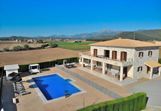 Luxury house in Crestatx, swimming pool and garden, for rent