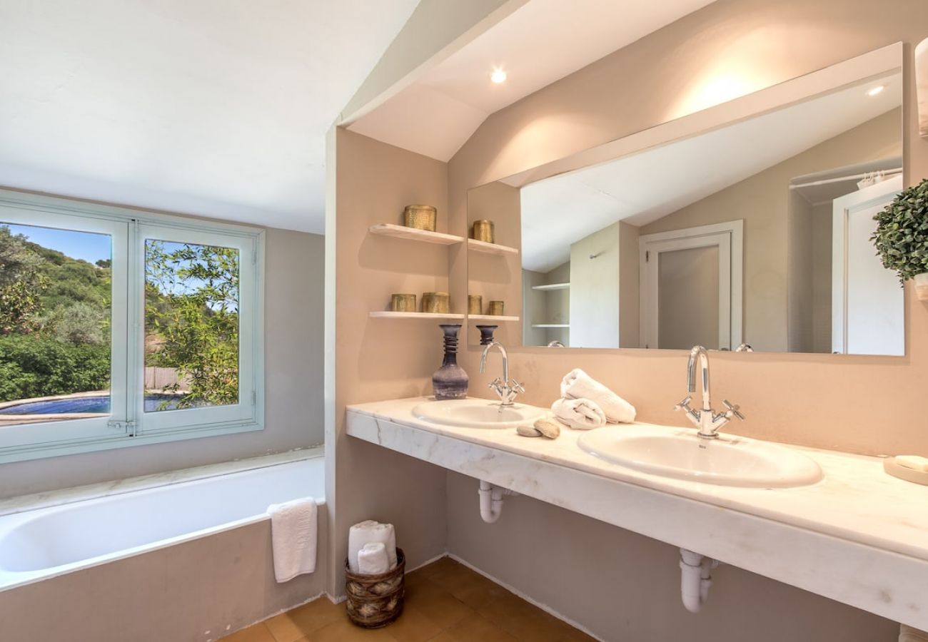 Villa in Pollensa - Villa Can Segui near Pollensa By home villas 360