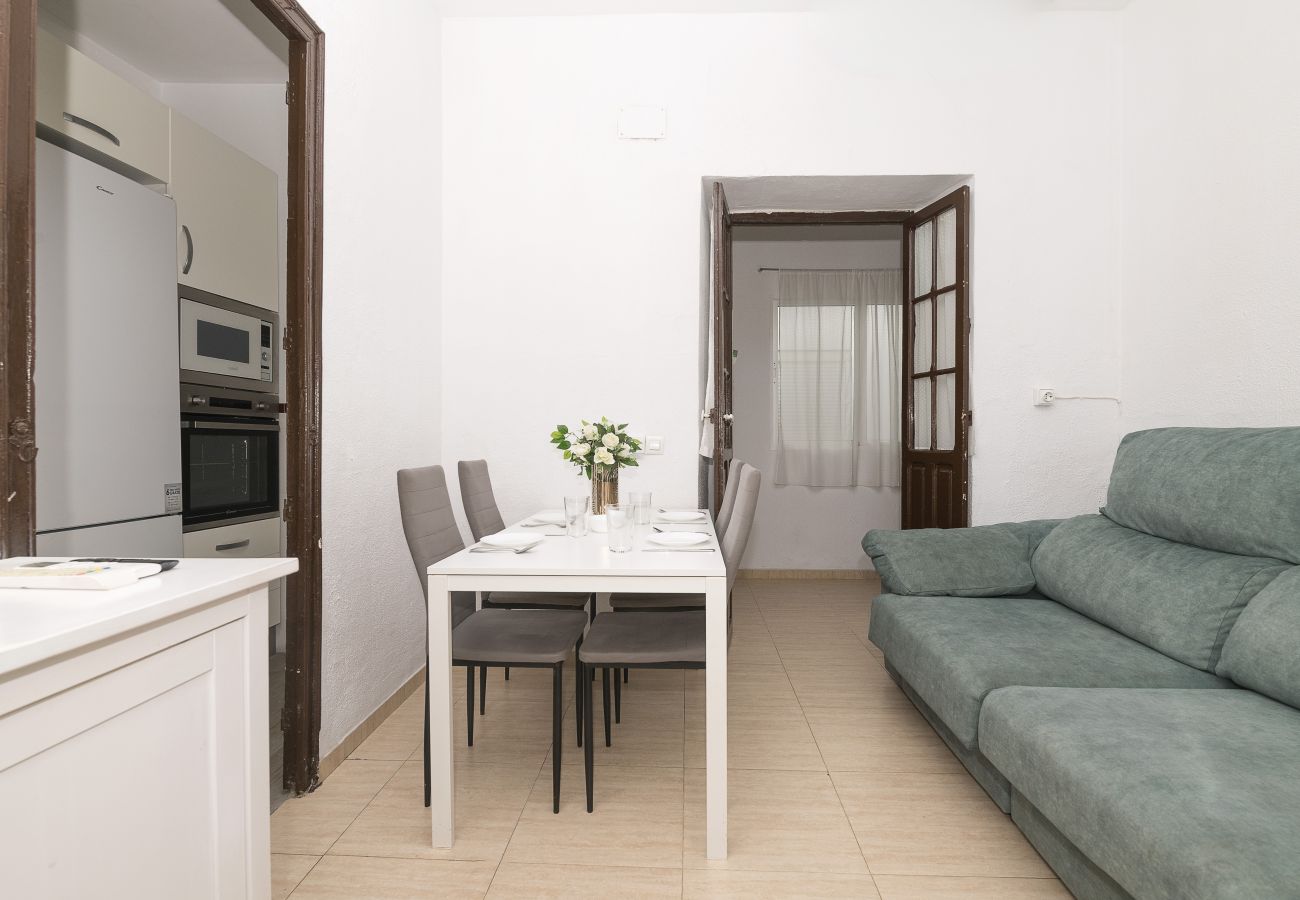 Apartment in Seville - YourHouse Feria